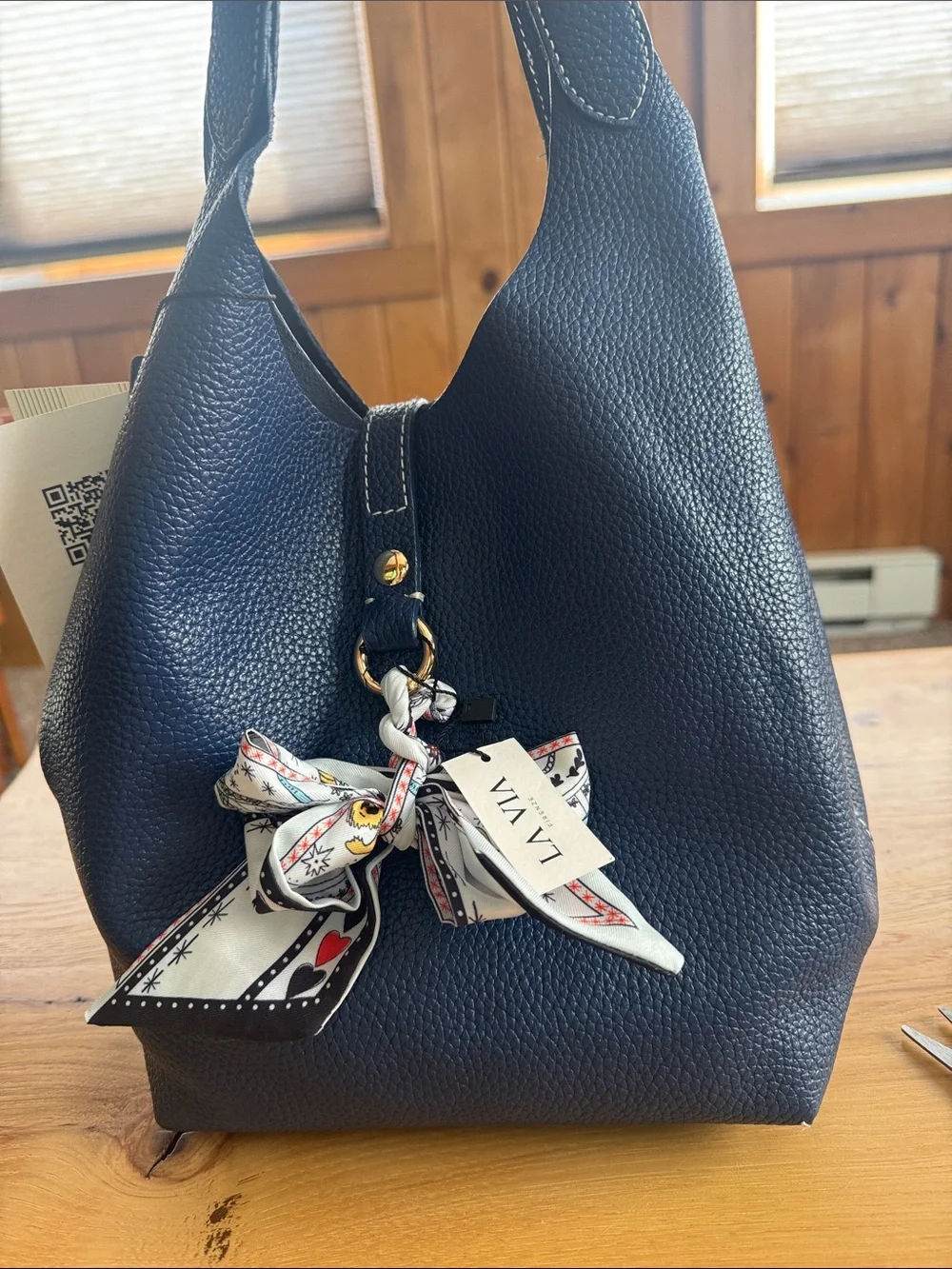 Women’s Pebbled Leather Hobo Bag in Navy with Scarf Accent. Made in 🇮🇹 - Picture 1 of 5